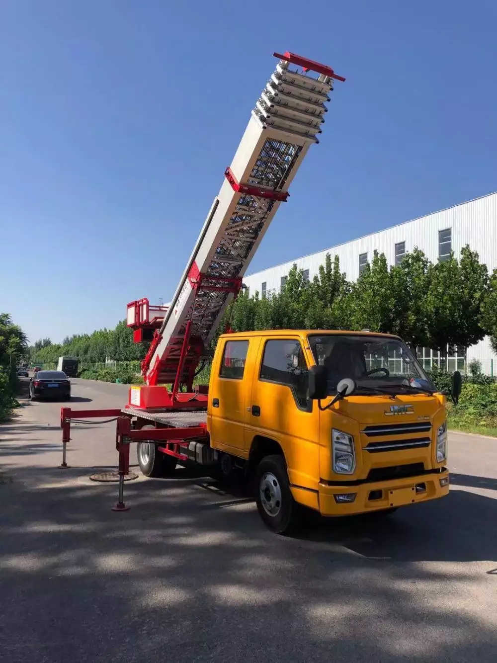 庐山附近的云梯车出租服务：轻松解决高空作业需求