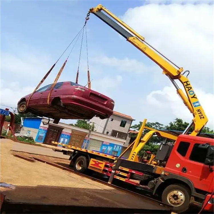 庐山吊车吊汽车的正确方法